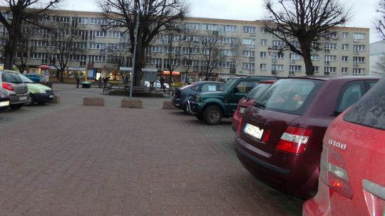 Parking czy plac sprzedaży samochodów?