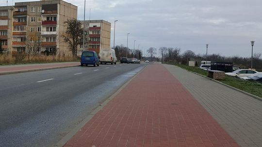 Parkowanie na Jana Pawła II i „prywatna bramka” do szkoły