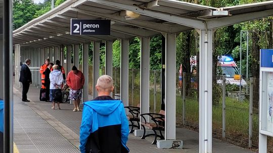 Pasażerka zasłabła w pociągu. Wezwano karetkę [FOTO]