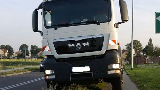 Pasik z PUK przeprasza za parkowanie samochodu na chodniku