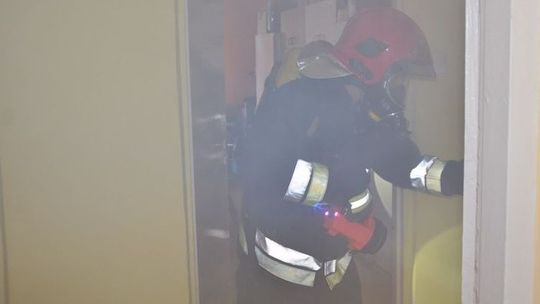 Petarda wybuchła w budynku mieszkalnym. Interweniowała straż