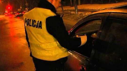 Peugeotem przez centrum miasta mając ponad 1,3 promila alkoholu