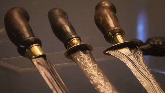 Piękno i śmierć. Opowieść o azjatyckiej broni białej