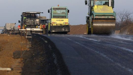 Pieniądze na drogi gminne i powiatowe