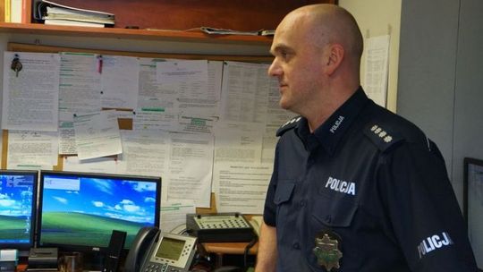 Pieniądze złodziej ukradł z kredensu