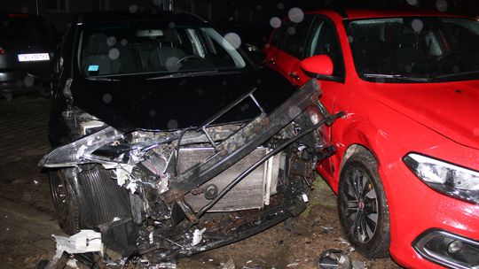 Pijacka zabawa za kółkiem zakończyła się dzwonem na parkingu