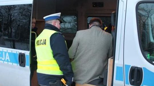 Pijany Dominik za kółkiem