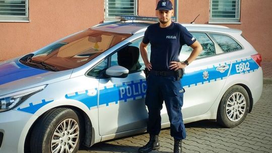 Pijany postanowił przepłynąć jezioro. Wyciągnął go policjant