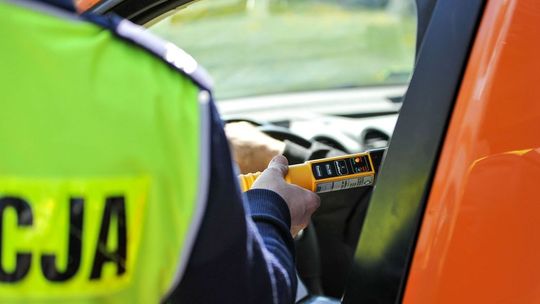 Pijany Ukrainiec uderzył w zaparkowane auto