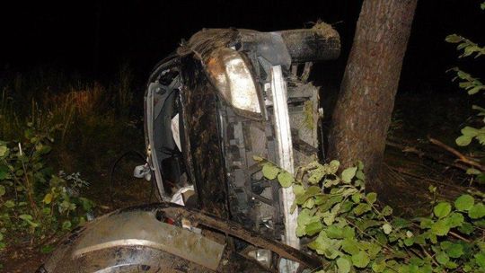 Pijany wjechał do rowu na południu powiatu gryfińskiego. Co grozi 62-latkowi po odmowie badania alkomatem