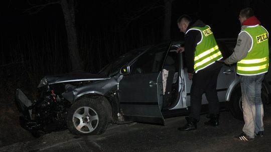 Pijany wjechał w samochód jadący z naprzeciwka. Pasażerka z obrażeniami w szpitalu