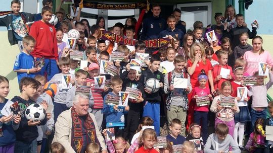 Piłkarze Pogoni rozdawali autografy w szkole