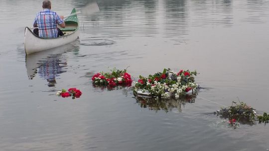 Po cichu przełożyli termin puszczania wianków