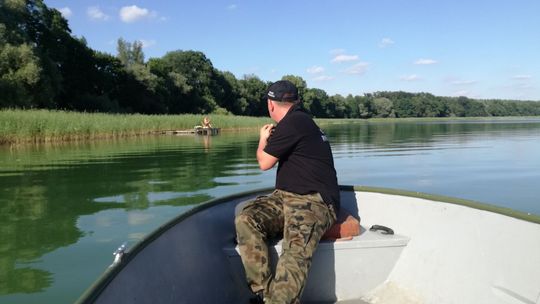 Po wędkarzu został tylko sprzęt i samochód