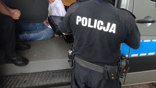 Po wypiciu alkoholu i zażyciu narkotyków ruszył do Szczecina