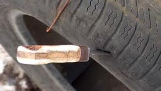 Pociął opony z zemsty?