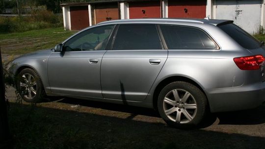 Podejrzewa go o zniszczenie auta