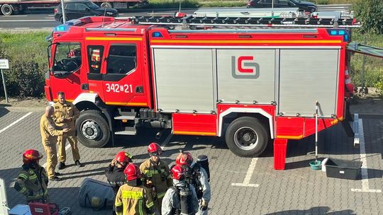 Podpalenie stacji Starlink w Woli Krobowskiej. Służby sprawdzają rosyjski ślad