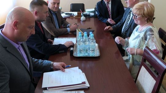 Podpisują umowę na budowę żłobka