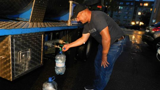 Podstawiono beczkowóz dla mieszkańców pozbawionych wody w kranach