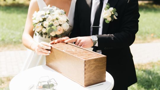 Podziękowania dla rodziców wzruszą ich do łez! Te pomysły sprawią, że poczują się wyjątkowo