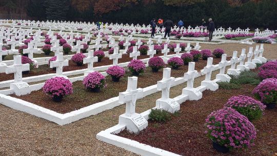 Podziękowania za kwiaty na groby żołnierzy