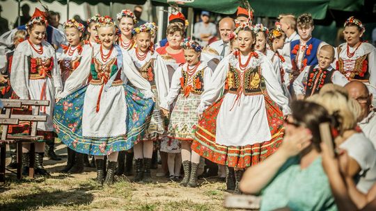 Podziękowanie rolnikom i pracownikom gospodarstw za ich ciężką pracę Podziękowanie rolnikom i pracownikom gospodarstw za ich ciężką pracę