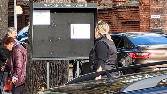 Pogrzeb jest łzą żalu, jak i promieniem nadziei na wieczność