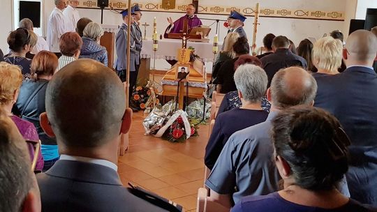  Pogrzeb Romana Hnatiuka z policyjną kompanią honorową [ZDJĘCIA, WIDEO]