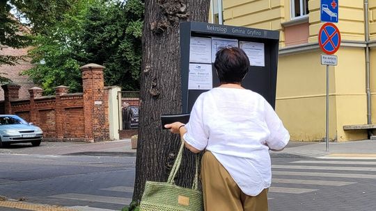 Pogrzeb to moment, gdy wspomnienia łączą się z tęsknotą i łzami