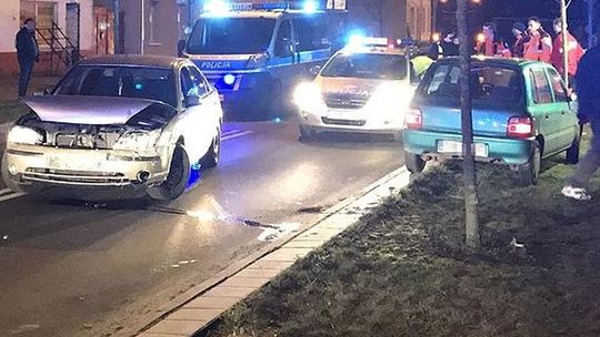 Pojechał na weekend, wypił, zgubił tablice, spowodował kolizję i uciekał…