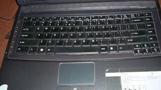 Pokłócili się i rozwalił jej laptopa Pokłócili się i rozwalił jej laptopa