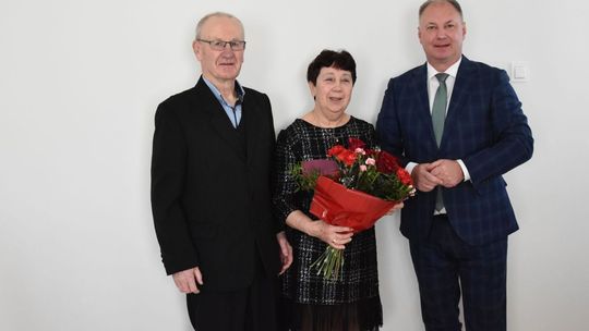 Pół wieku razem w zdrowiu i szacunku. Grażyna i Tadeusz Grabarczykowie odebrali medale