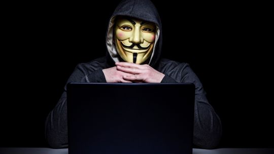 Hakerzy postrachem. Nie ułatwiajmy im roboty w smartfonie czy komputerze