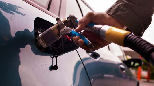 Tanie LPG wygrywa z elektrykami. Polacy masowo szukają oszczędności na rynku wtórnym