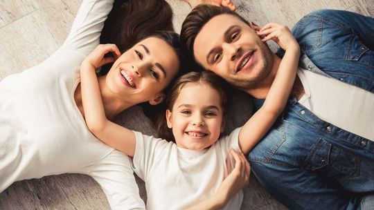 Tradycyjny model rodziny coraz mniej popularny dla Polaków. Deklaracje to jedno, rzeczywistość drugie
