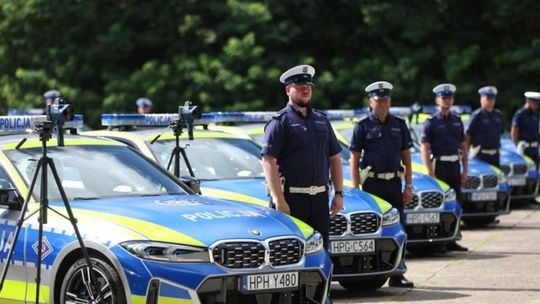 Potężne BMW i nowe lasery na drogach. Policja ma nowy sprzęt za miliony