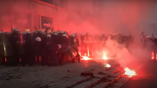 Aby policjanci nie byli anonimowi to dostaną numery. Teraz będą do namierzenia