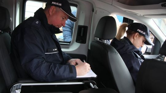 Policjanci jadą po nowego kombi-vana 