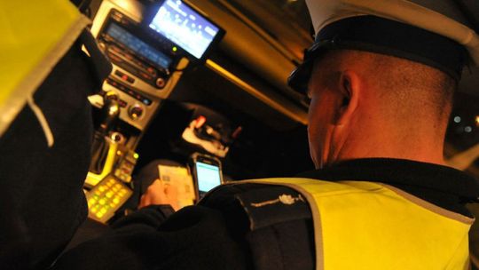 Policjanci poszukują sprawców brutalnego napadu na konwojenta kantoru