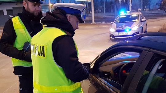 Policjanci sprawdzali korzystanie z pasów bezpieczeństwa