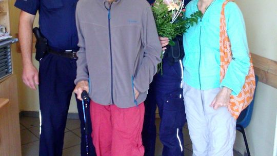 Policjanci uratowali mu życie