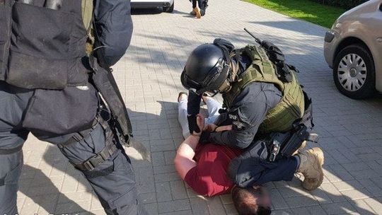 Policjanci zaczaili się na dilera