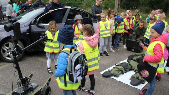 Policjanci zapraszają do konkursu plastycznego