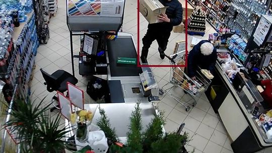 Policjant po służbie zatrzymał złodziei słodyczy