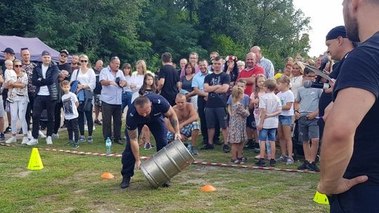 Policjant z Gryfina najsilniejszym mieszkańcem gminy [FOTO, WIDEO]