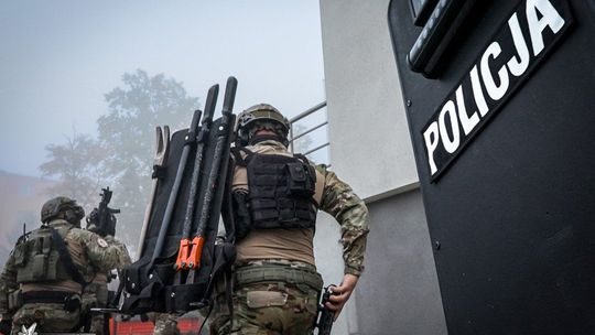 Policjanci posiadają coraz mniejsze zaufanie. Ciekawy raport i grafika [MAPA]