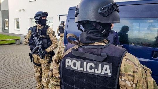 Policyjny konwój pod specjalnym nadzorem