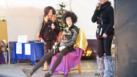 Polityczne akcenty w jasełkach z diabłem w tle