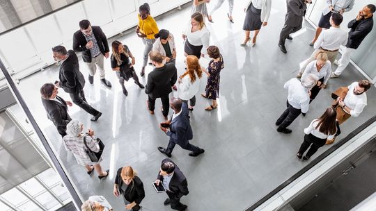 Sprawdź jak zarabiają najbogatsi ludzie w Polsce. Ranking polskich miliarderów 2026